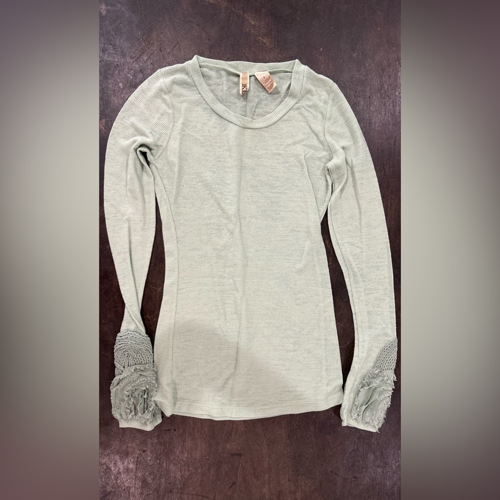 BKE Light Gray Long Sleeve Top with Ruffle Cuffs